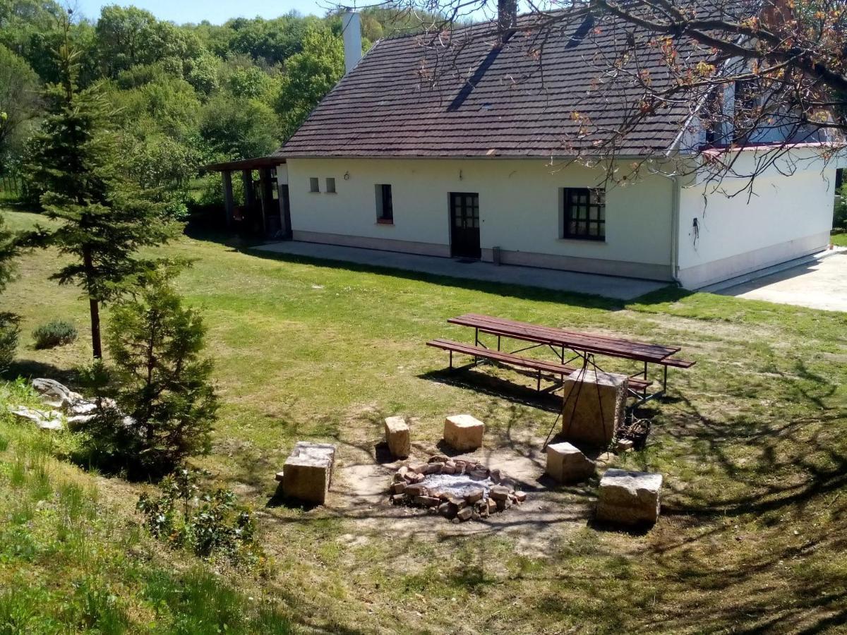 Gerecse Vendégház Sutto Esterno foto